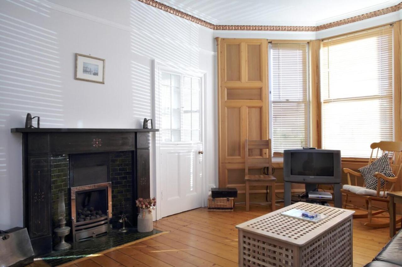 Central And Spacious 2 Bedroom Flat With Garden EDI Exteriér fotografie