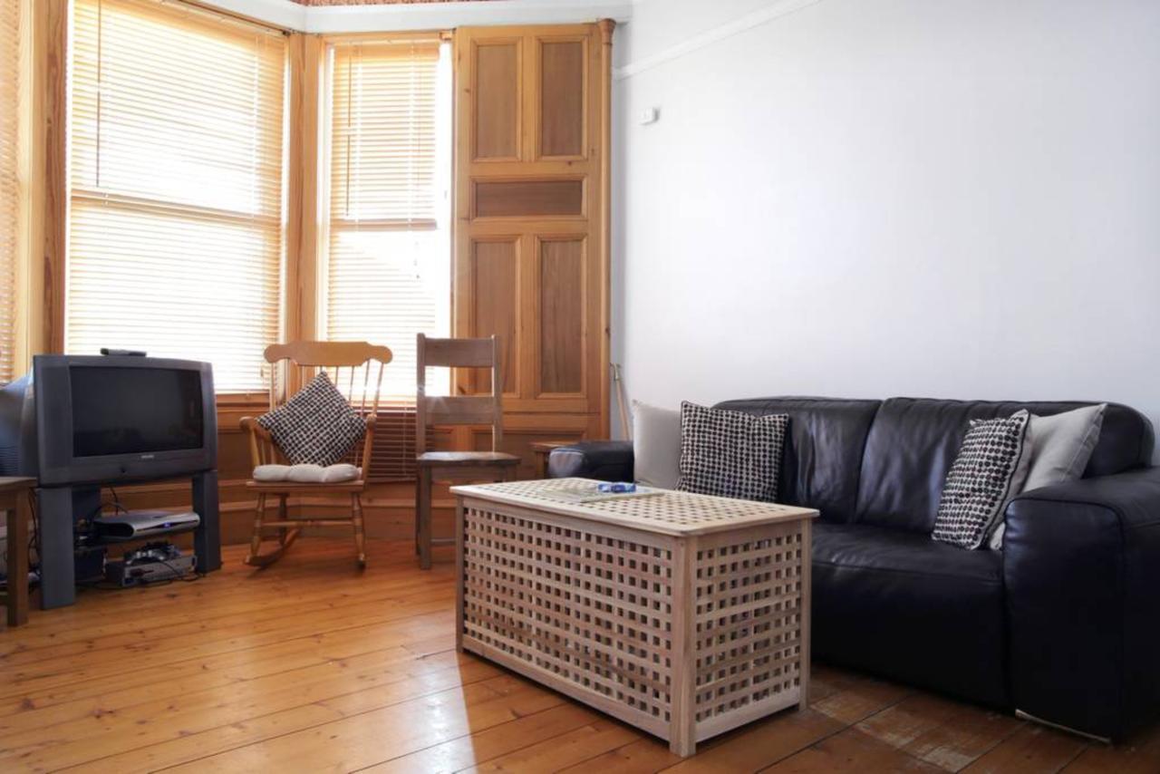 Central And Spacious 2 Bedroom Flat With Garden EDI Exteriér fotografie